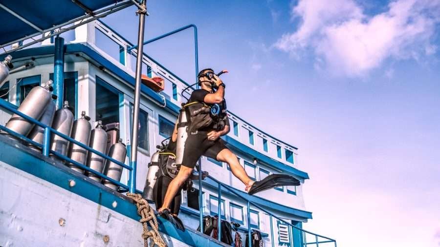 jump-scuba-diving-thailand