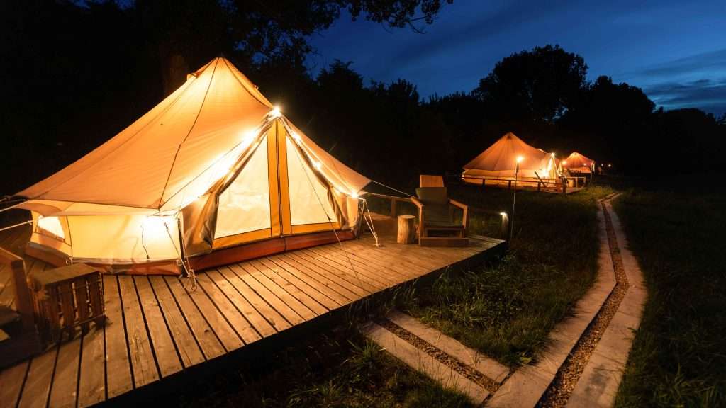 ¿Dónde alojarse en Nusa Penida? Guía completa para tu estancia 11 Glamping (Camping de Lujo) en Nusa Penida