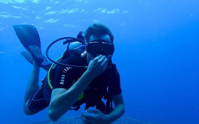 How to keep your dive mask from fogging up
