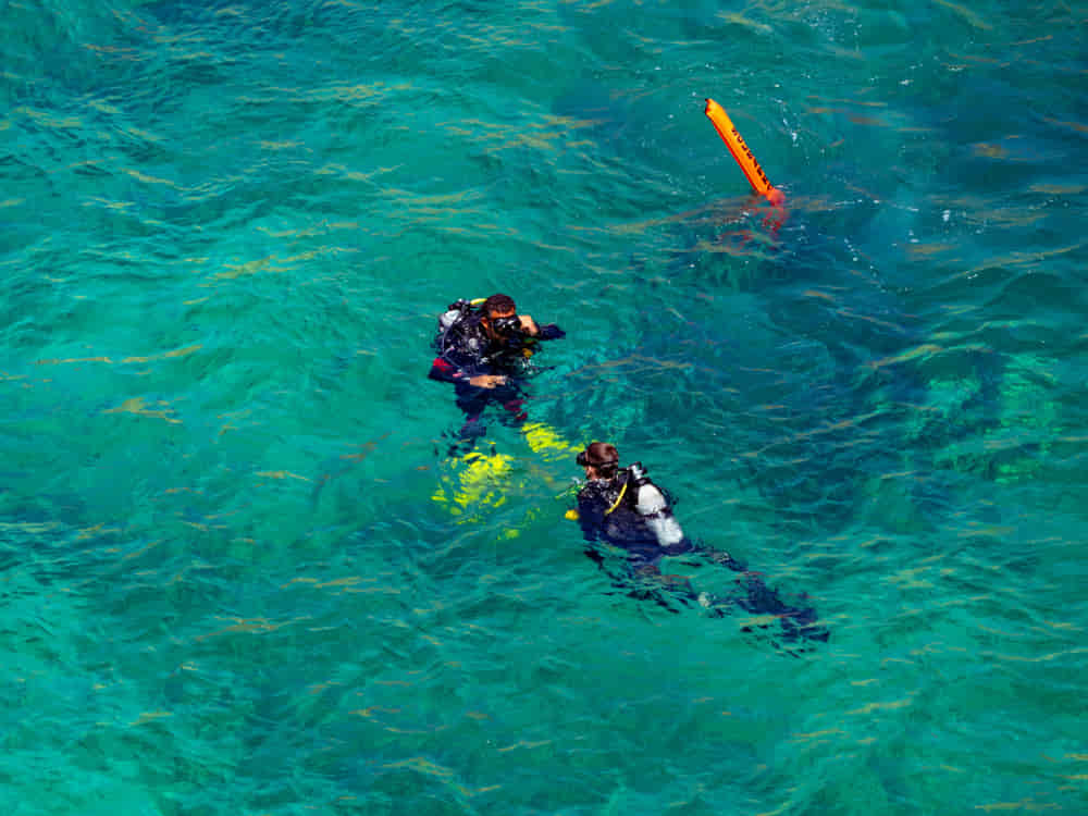 What is the difference between snorkeling and diving? pros, cons and tips 2 Snorkeling vs Diving